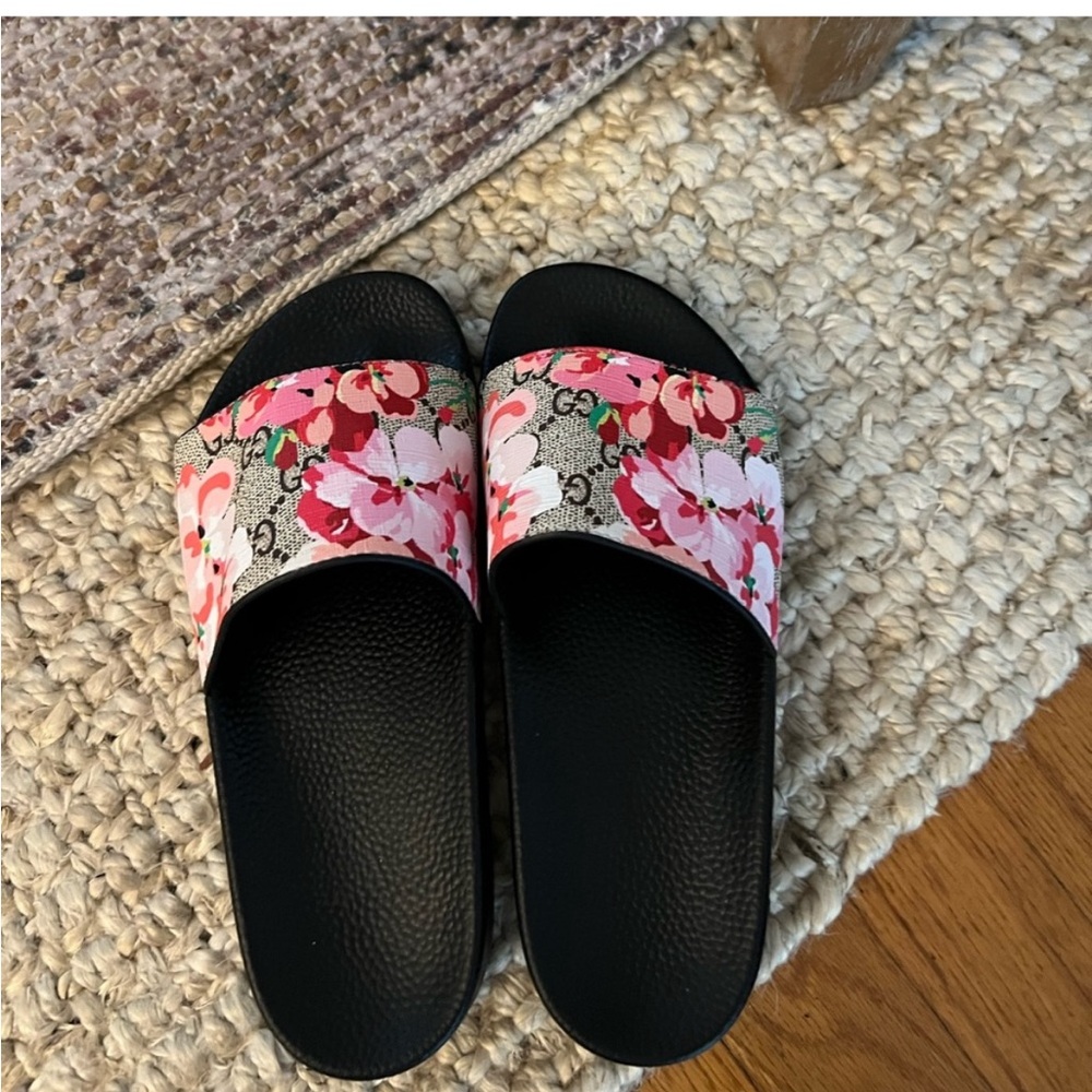 Gucci slides